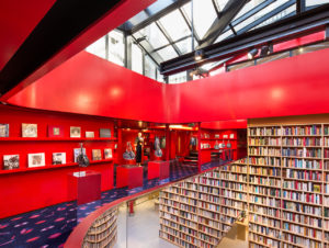 Concept Store im Stil einer Bibliothek: Eine Vielzahl von Büchern erinnert an den Boom der Buchläden im 20. Jahrhundert. (Foto: Sonia Rykiel)
