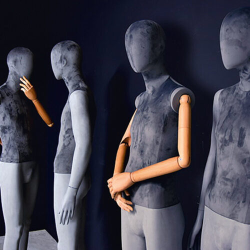 Neue Display- Mannequin-Generation der Firma Bonami aus Bonplast, einem recycelten, wiederver- wertbaren Rohmaterial