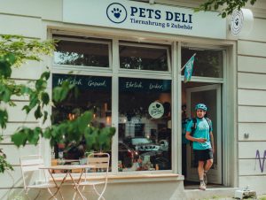 Einer der ersten Fachhandels-Partner ist die Filiale des Start-ups Pets Deli am Prenzlauer Berg.