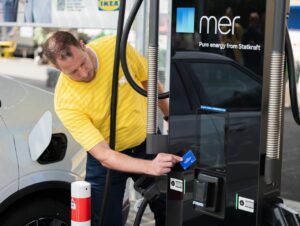 Die E-Initiative ist eine Kooperation zwischen Ikea und den Ladestromanbieter Mer.