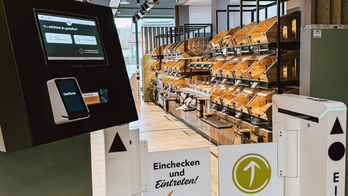 Das Check-in-Gate der
Bäckerei Beckesepp in der
Vorkassenzone des gleichnamigen
Edeka-Marktes in
Freiburg