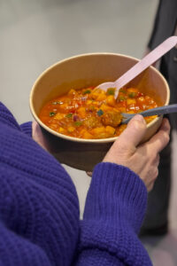 Der Preis für die Mahlzeiten liegt zwischen 8 und 10 Euro