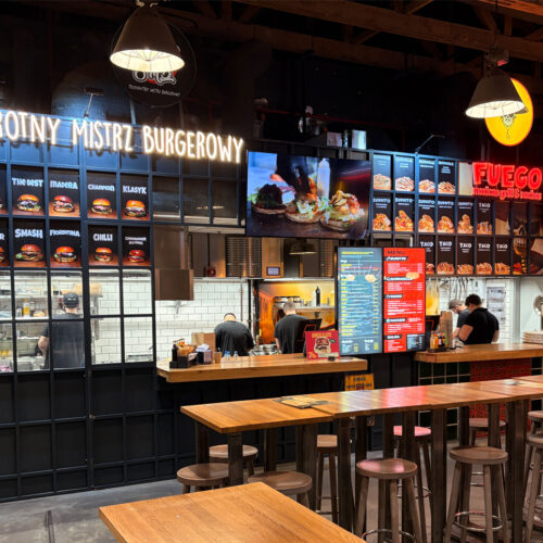 Food Town in der Fabryka Norblin, Warschau