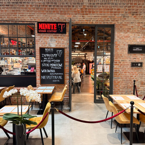 Food Town in der Fabryka Norblin, Warschau