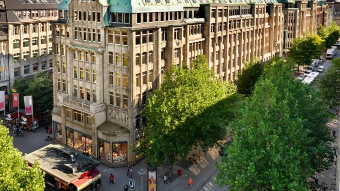 Für seinen Deutschland-Start hat sich Victoria's Secret für eine historische Innenstadtlage in der Hansestadt entschieden.