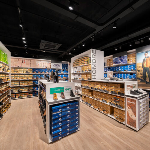 Die Herrenschuhabteilung im Deichmann Torre Sevilla