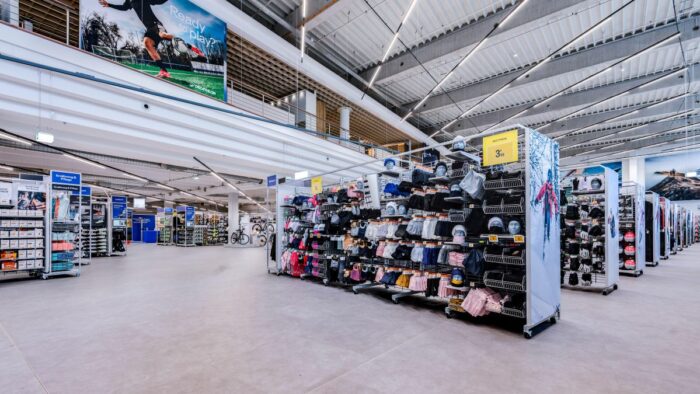 Die angekündigten Decathlon-Flächen in Galeria-Häusern sollen Sortimente von Fitness über Outdoor bis Mobilitätslösungen auf bis zu 3.000 qm bieten.