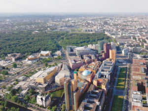Das Quartier Potsdamer Platz umfasst 4,3 Hektar und soll bis 2025 fertiggestellt sein.