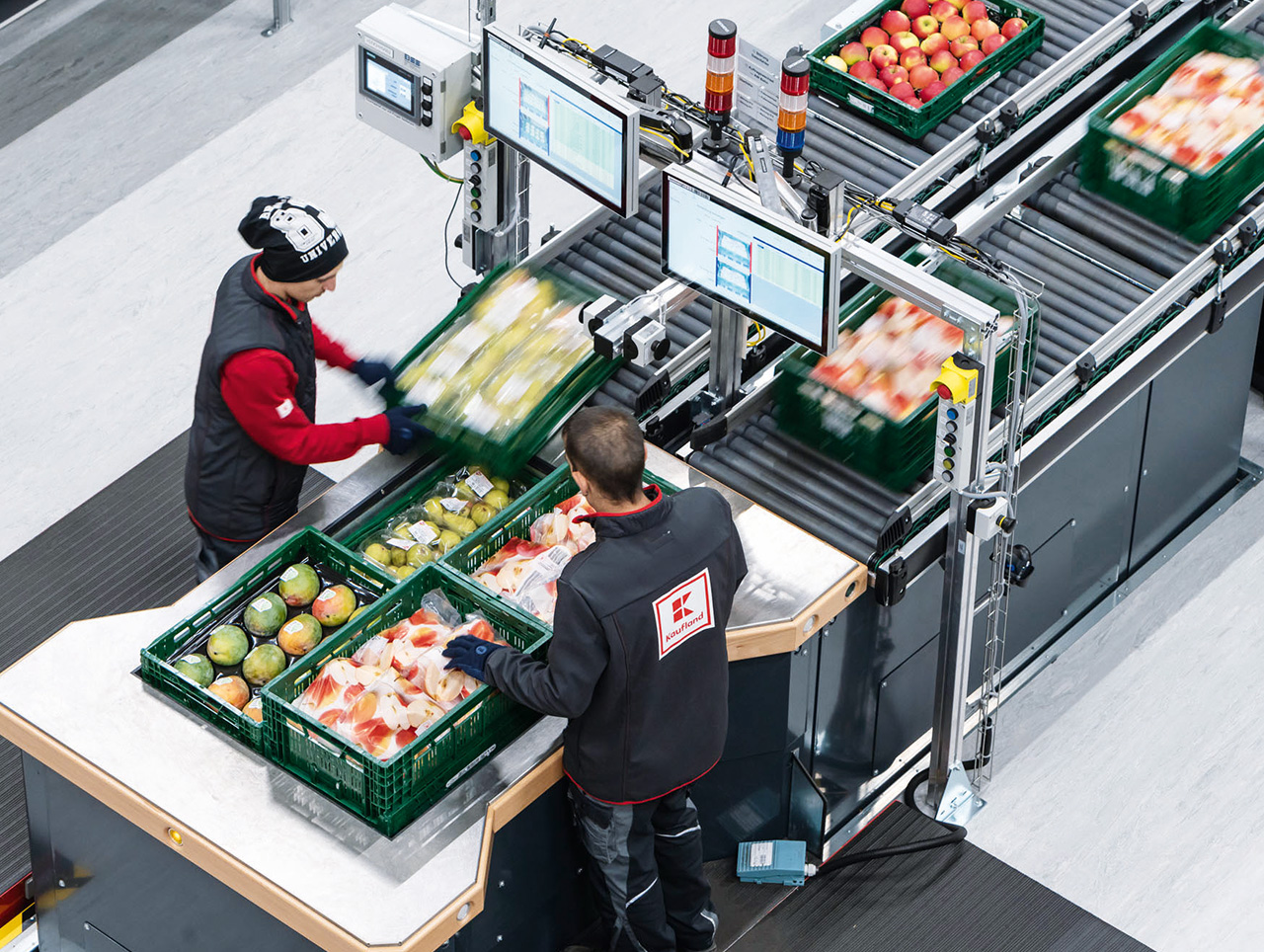 Obst und Gemüse am laufenden Band | stores shops