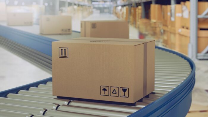 Laut der aktuellen EHI-Studie „Versand-, Verpackungs- und Retourenmanagement im E-Commerce 2026“ bleibt die Modebranche der Spitzenreiter bei Retouren.