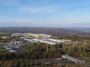 Der Standort Staufenberg ist Teil des Gewerbegebiets bei Lutterberg an der Autobahn 7.