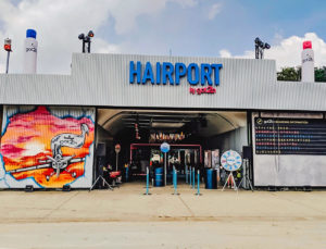 Für den Brand Space von „got2b“ auf dem Lifestyle-Festival Parookaville inszenierte die Agentur Stagg & Friends den „Hairport“, eine im Instustrial Style gestaltete Beauty-Station.