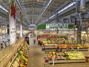 Hit-Verbrauchermärkte weisen Verkaufsflächen von rund 1.200 bis 5.500 qm auf - hier der Markt an der Alten Messe in Leipzig