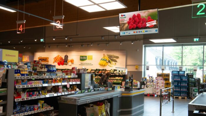Mit der Öffnung seiner digitalen Screens will Netto direkt am Point of Sale zusätzliche Möglichkeiten für Retail-Media-Kampagnen schaffen.