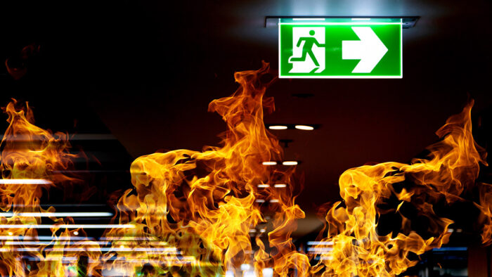 Werden Rettungszeichen an die aktuelle Gefahrenlage angepasst, kann das die Sicherheit erhöhen Werden Rettungszeichen an die aktuelle Gefahrenlage angepasst, kann das die Sicherheit erhöhen