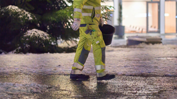 Händler sind qua Mietvertrag verpflichtet, Räum- und Streuarbeiten fristgerecht auszuführen