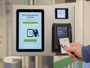 Kontaktlos bezahlen bei Rewe-to-go am Frankfurter Flughafen