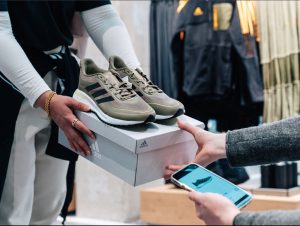Der neue Bring-it-to-me-Service im Adidas-Store ist bei der Gen Z beliebt.