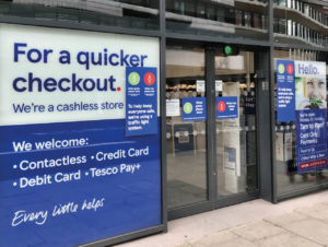 Auch bei Tesco Express im zentralen Londoner Stadtteil Holborn ist ein zügiger Kassenvorgang inklusive