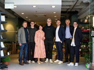 Begleiten den Future Retail Store: (v.l.n.r.): Wolfgang Fischer (City Partner e.V.), Valentin Kiefl (Urban Gardeners), Michaela Pichlbauer (Vorständin der Rid Stifung) Jakob Kiefl, Dr. Maximilian Perez (Innovationsförderung der Rid Stiftung), Kurt Kapp (Stv. Wirtschaftsreferent der LH München), Christina Apel (Projektleitung Future Retail Store)