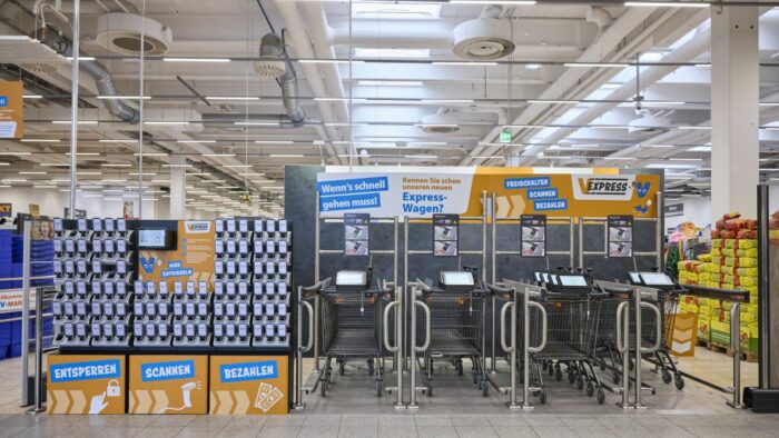 Das Pilotprojekt umfasst alle relevanten stationären und mobilen Self-Checkout-Optionen: Vom digitalen Einkaufswagen bis hin zum Smart-Exit-Gate.