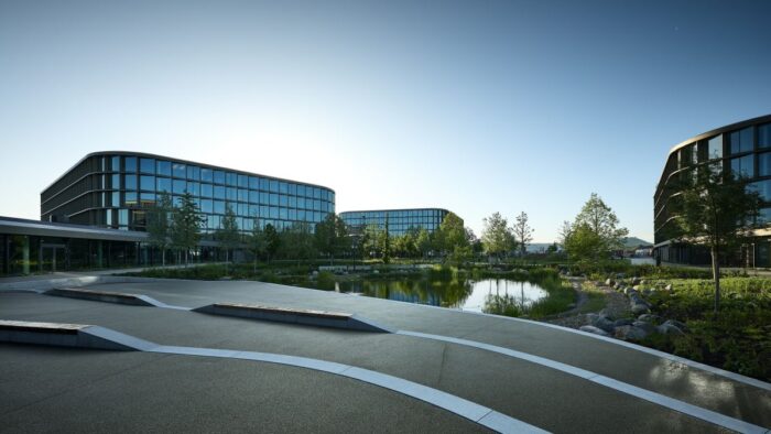 Der neue Schwarz Digits Campus in Bad Friedrichshall bündelt IT-Kompetenz, die aus dem Handelsbetrieb stammt und nun auch externen Kunden offensteht.