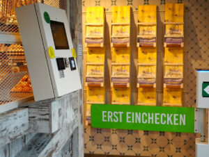 Beim Check-in können Kund:innen aus verschiedenen Bezahlarten auswählen