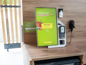 Der syreta Retail Hub mit Kassenterminal als Bezahlmöglichkeit zu unbemannten Öffnungszeiten