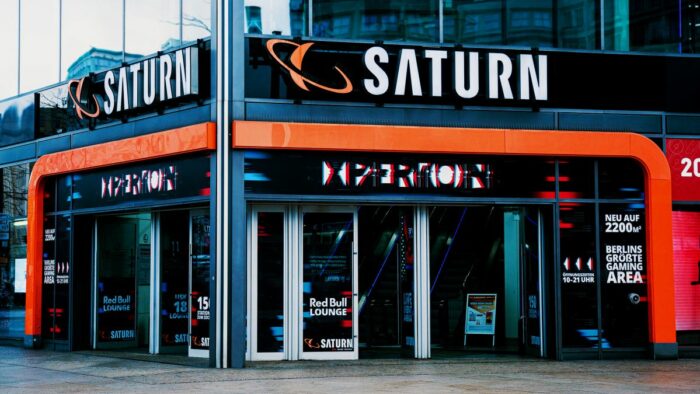 Das Xperion im Saturn am Alexanderplatz bietet über 60 Gaming-Stationen für den zweitägigen Hackathon.