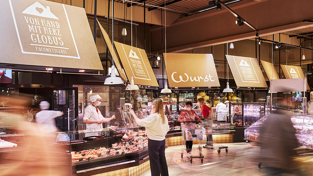 Globus Markthalle in Wesel mit 120 Meter langer Gastronomie