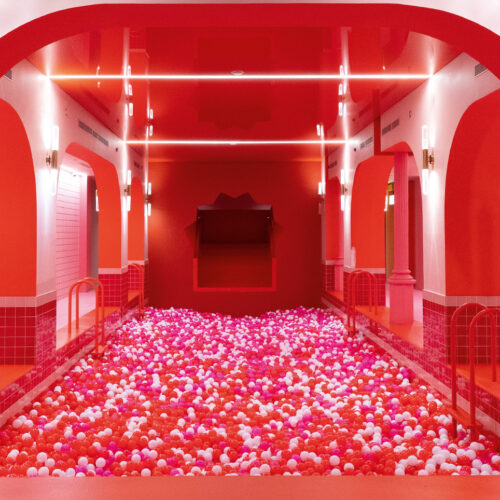 Bälle-Schwimmbad
zum Hineinspringen