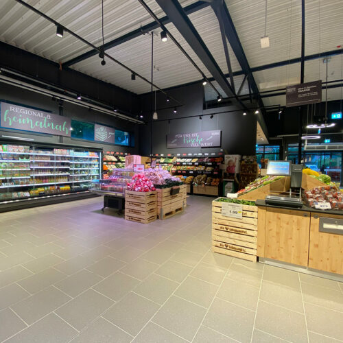 Der Markt präsentiert auch regionale Produkte.