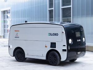 „Migronomous“ nennt Migros den selbstfahrende Elektro-Lieferwagen, welcher vom schweizer Startup Loxo entwickelt wird.
