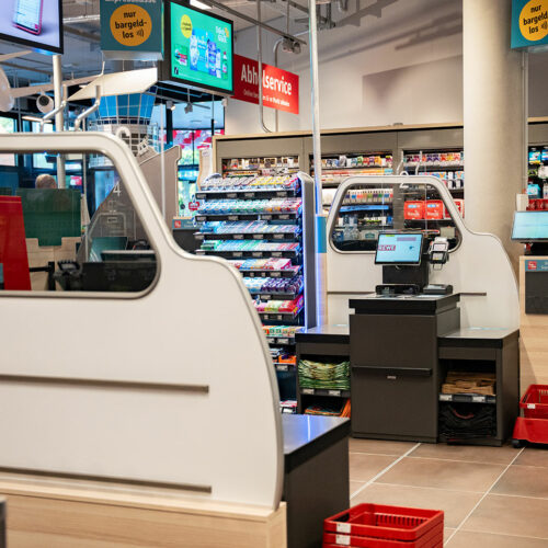 Der Markt bietet SCO-Kassen, Scan & Go sowie einen Bestell- und Abholservice