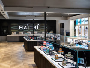 Bei Maitri Medicinals werden die Produkte so edel wie Exponate in einem Museum präsentiert.