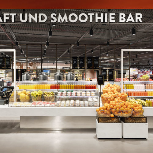 Trendthema Convenience mit frischen Frucht-Snacks, Smoothies und
Fruchtsäften, hier bei Edeka Zurheide in Düsseldorf