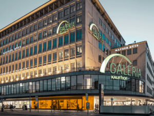 Das ehemalige Galeria Kaufhof Warenhaus am Stachus in München wird zum Experimentierfeld für den Einzelhandel