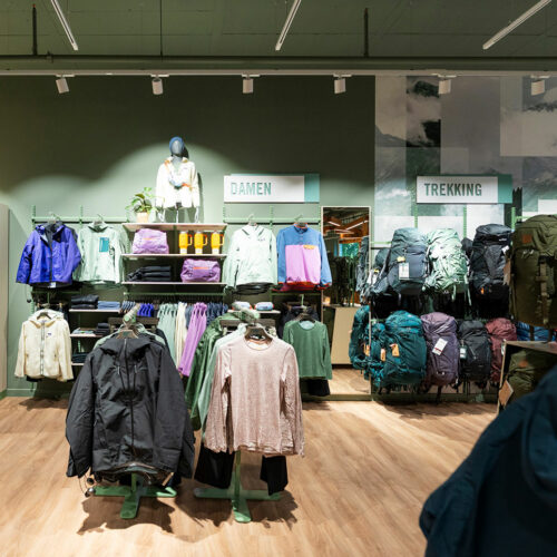 Der Store bietet Outdoor- und Reiseausrüstung für unterschiedliche Aktivitäten
