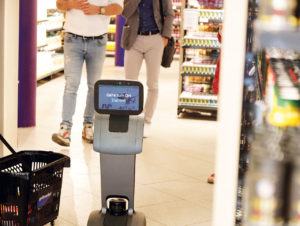 Marktdurchgang mit Roboter „Temi“
