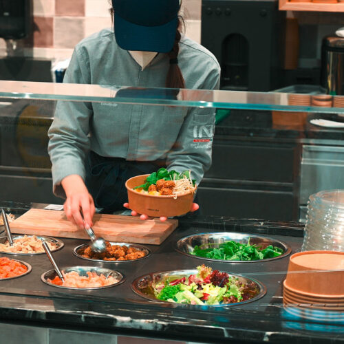 Trendige Warenpräsentation (Vario Food Counter) für angesagte Speisen-Konzepte.