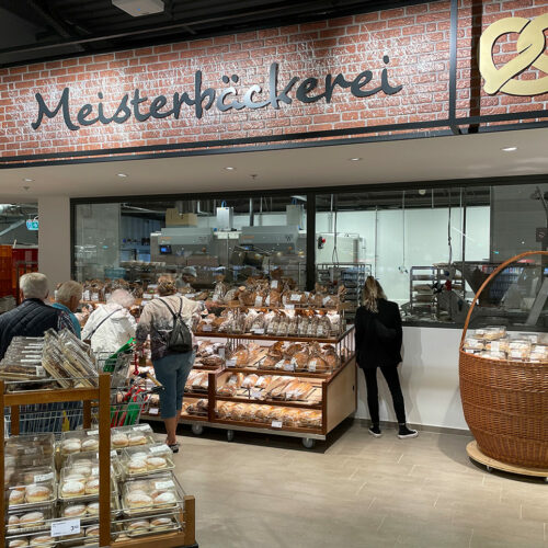 Das Brot wird größtenteils in der eigenen Bäckerei produziert.