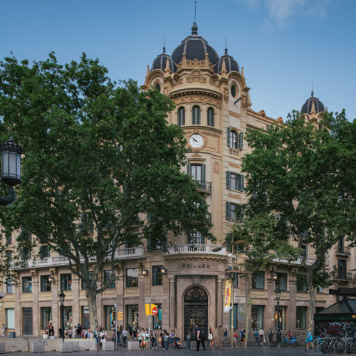 Die Filiale in Barcelona in einem schönen Gebäude aus dem Jahr 1927 