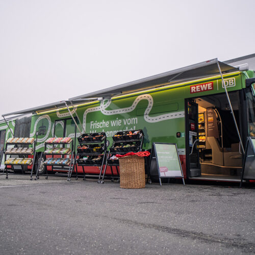 Der Einkaufs-Bus kommt zu festen Zeiten in mehrere Gemeinden der Landkreise Kassel, Schwalm-Eder und Waldeck-Frankenberg. 