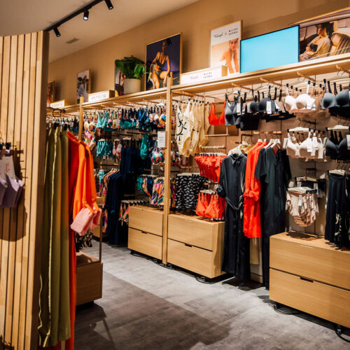 Der Züricher Store wurde am 28. April 2023 im Einkaufszentrum Sihlcity eröffnet.