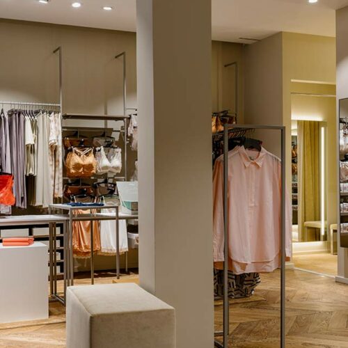 Der Mey Store in Hamburg setzt auf ein Zusammenspiel aus Design und Funktionalität