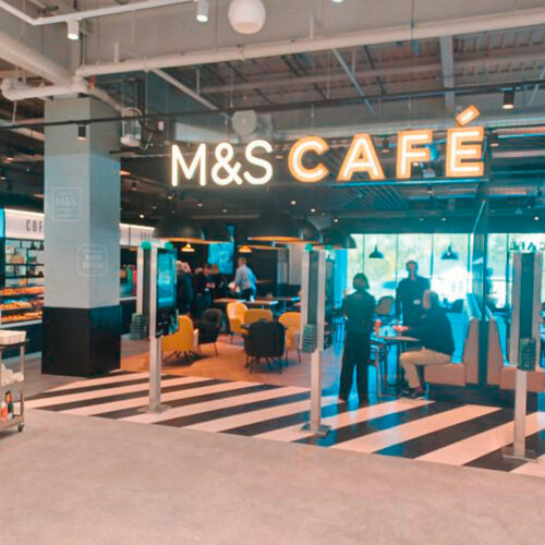 140 Sitzplätze sollen
Kund:innen im M&S Lakeside zum
Verweilen animieren.