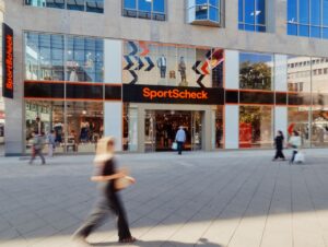 Der neue Sportscheck-Flagshipstore in Hannover befindet sich in zentraler Innenstadtlage und ist nach dem Dortmunder Standort der zweite seiner Art.