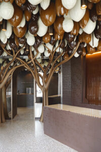 Baum mit Signature-Pralinen: Cédric et la Chocolaterie in Paris löste einen Social Media-Hype aus