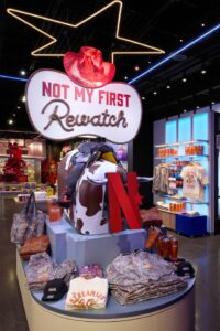 Im Netflix-Shop gibt es exklusive Merchandising-Artikel zu aktuellen Netflix-Serien.