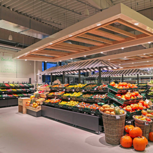 Obst- und Gemüseabteilung mit Markt-Charakter
